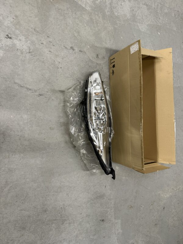 pn-803-2126899-02 Ford Fiesta Far Komple Sol C1BB 13W030 CH | Finish No: 2126899